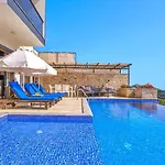 3 Bedroom Luxury With Private Pool Hot Tub Villa *
