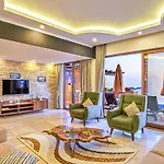3 Bedroom Luxury With Private Pool Hot Tub