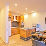 3 Bedroom Luxury With Private Pool Hot Tub Villa *