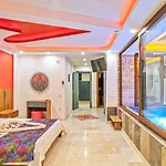 3 Bedroom Luxury With Private Pool Hot Tub *