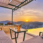 3 Bedroom Luxury With Private Pool Hot Tub Villa