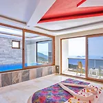 3 Bedroom Luxury With Private Pool Hot Tub Villa *