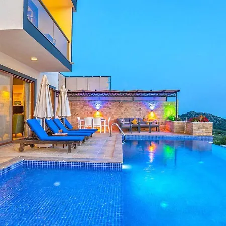Villa 3 Bedroom Luxury With Private Pool Hot Tub *