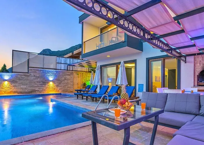 3 Bedroom Luxury With Private Pool Hot Tub Villa *