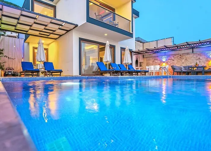 3 Bedroom Luxury With Private Pool Hot Tub *