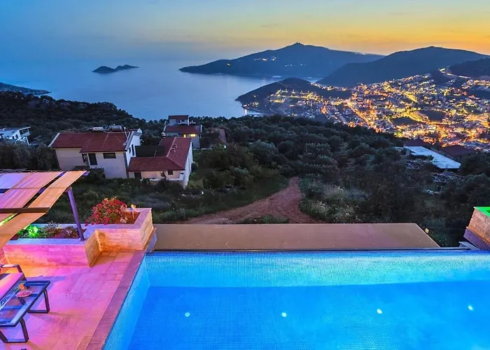 Villa 3 Bedroom Luxury With Private Pool Hot Tub *
