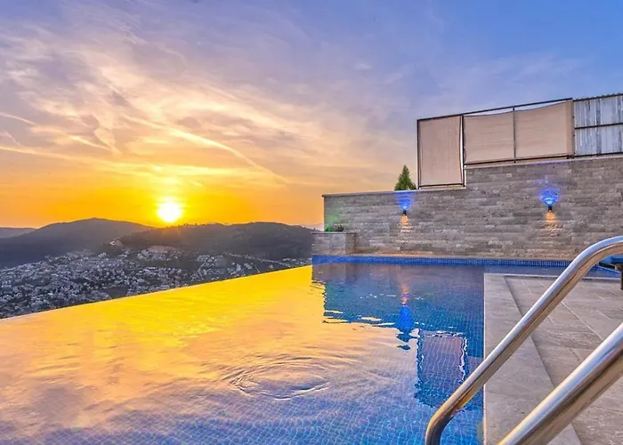 3 Bedroom Luxury With Private Pool Hot Tub *