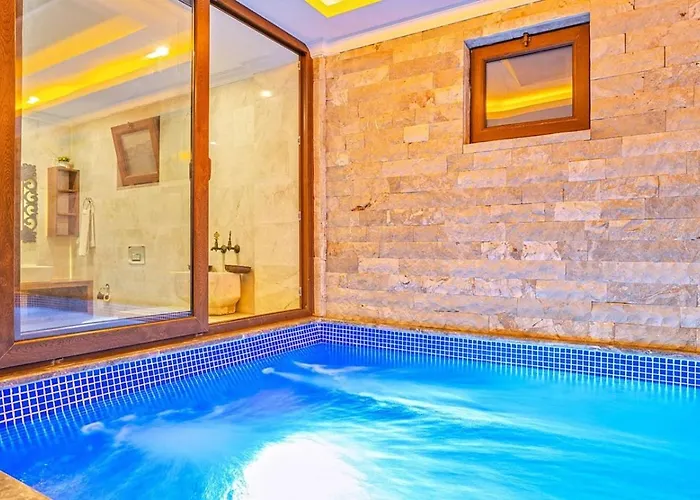 3 Bedroom Luxury With Private Pool Hot Tub *
