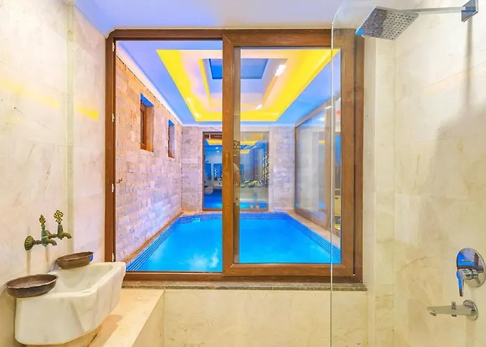 Villa 3 Bedroom Luxury With Private Pool Hot Tub *