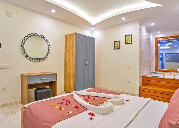 3 Bedroom Luxury With Private Pool Hot Tub Kalkan