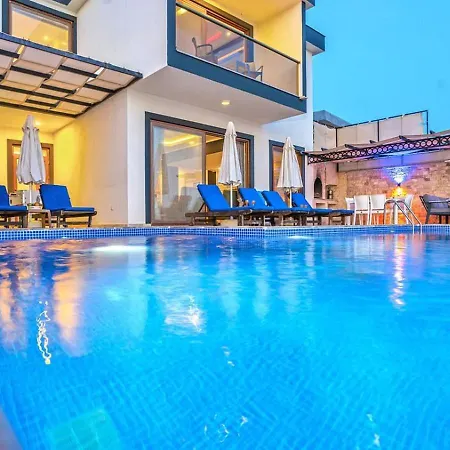 3 Bedroom Luxury With Private Pool Hot Tub *