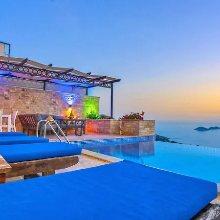 3 Bedroom Luxury With Private Pool Hot Tub 别墅
