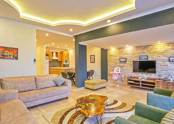 Villa 3 Bedroom Luxury With Private Pool Hot Tub *