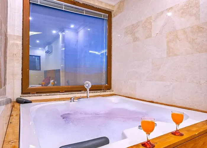 Villa 3 Bedroom Luxury With Private Pool Hot Tub *