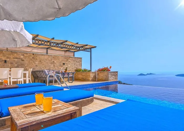 3 Bedroom Luxury With Private Pool Hot Tub *